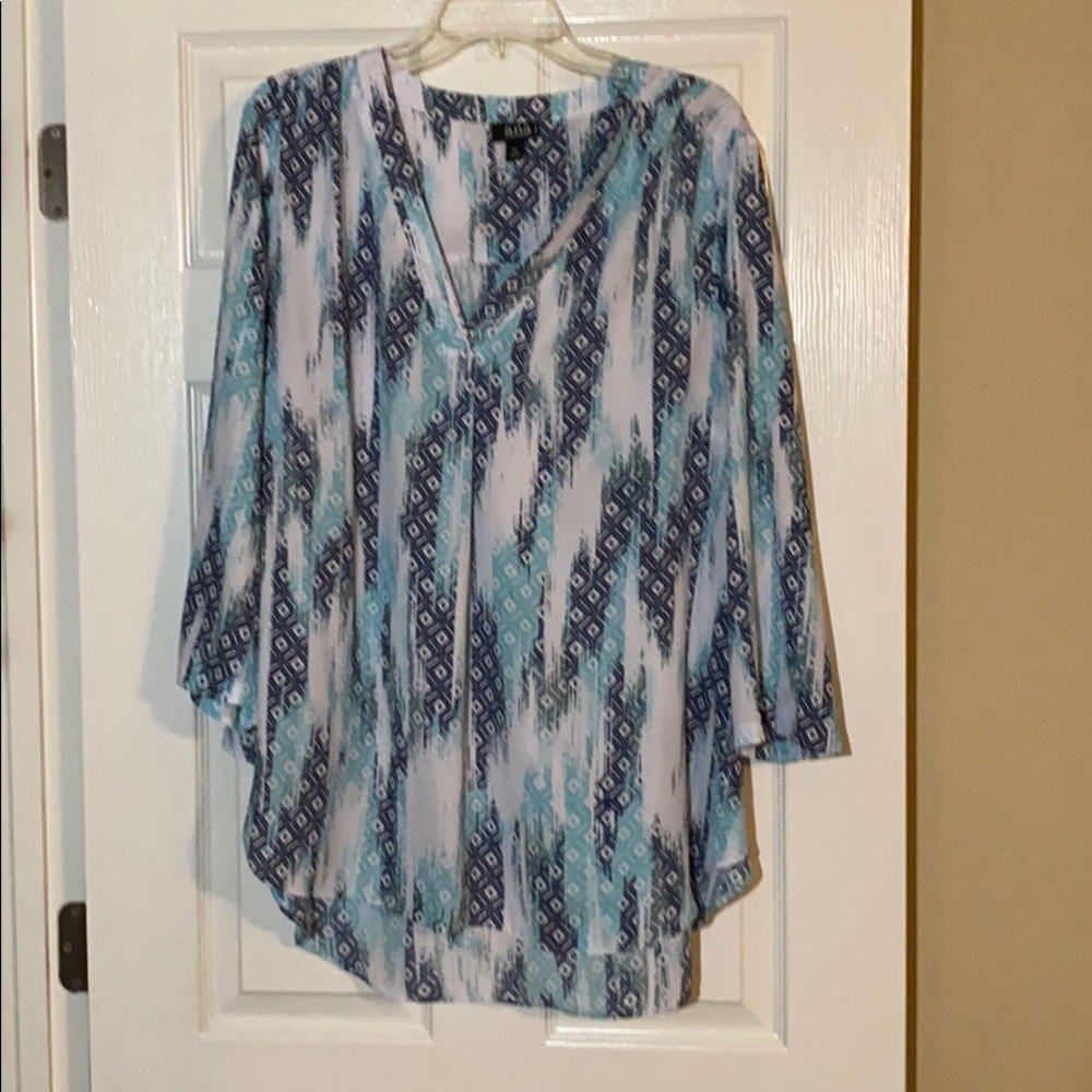 Long sleeve cute blue printed top
